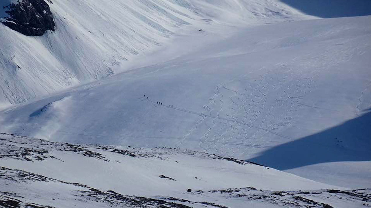 Skitouren Aufstieg in Spitzbergen
