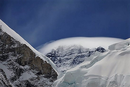 Gipfel des Lhotse im Höhensturm