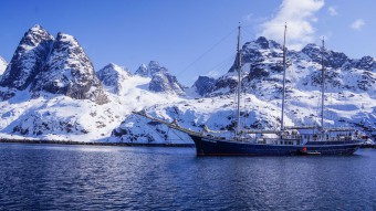 Ski & Sail: Skitouren vom Schiff in Norwegen