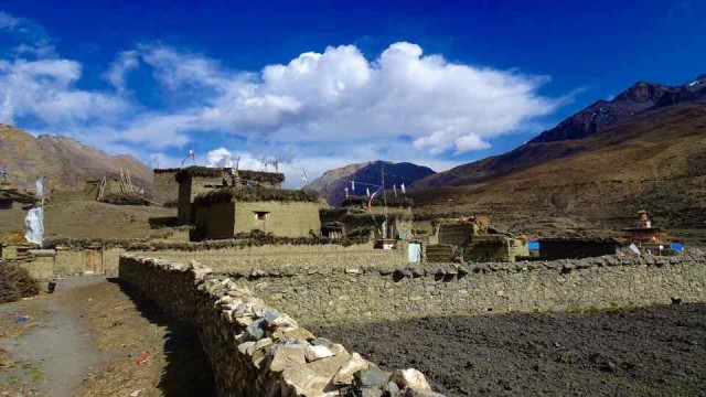 Von-Nisalgaon-auf-Hirtenpfaden-nach-Khomagaon