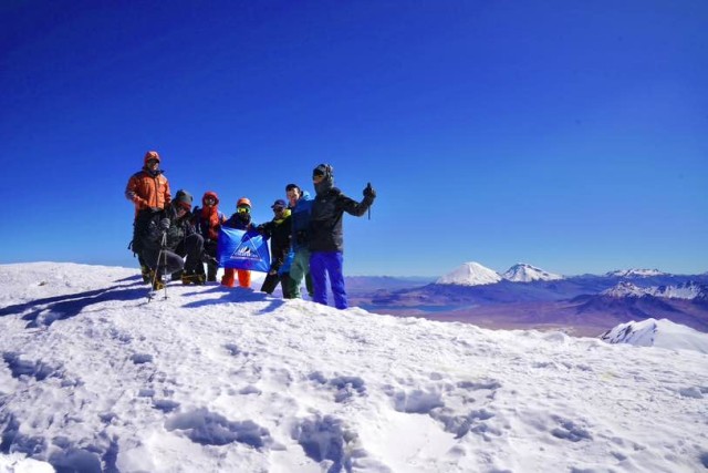 Besteigung-des-Acotango-6052-m