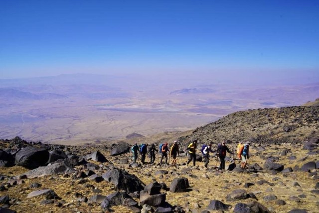Aufstieg-ins-Hochlager-am-Ararat-auf-4070