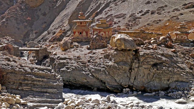 Stupa in Phu auf der Annapurna Umrundung