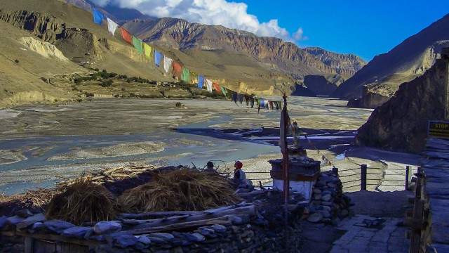 nepal mustang trekking  