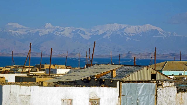 Zum Karakul See im östlichen hohen Pamir