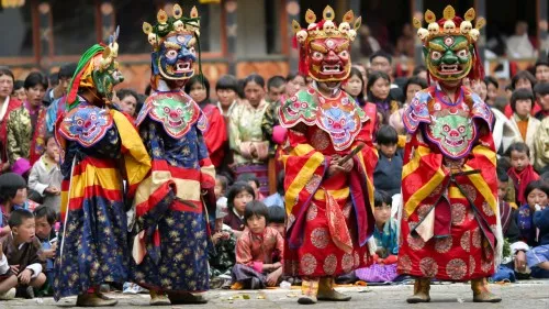 Maskentanz beim Part Festival in Bhutan Bhutan Masken Tanz Paro Festival