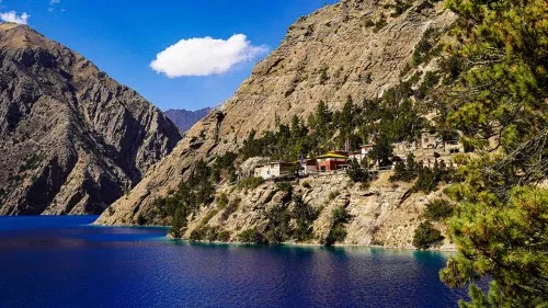 Trekking durch das abgelegene obere Dolpo Trekking durch das abgelegene obere Dolpo