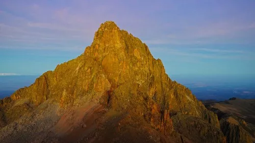 Besteigung des Mount Kenya über die Sirimon Route Besteigung des Mount Kenya über die Sirimon Route