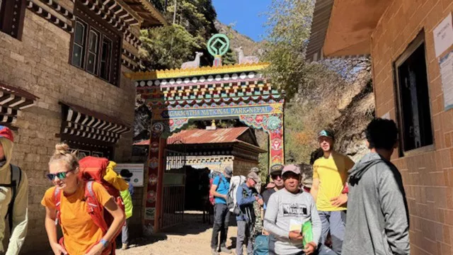 Letzte-Etappe-nach-Lukla-2840-m Letzte-Etappe-nach-Lukla-2840-m