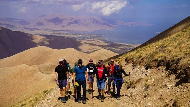 Gruppe im Aufstieg zum Berg Artos in Anatolien, Türkei