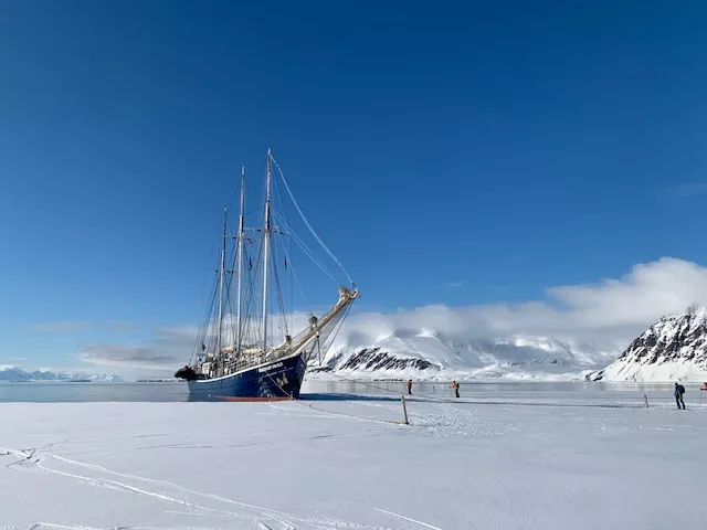 Erste-Skitour-im-St.-Jonsfjorden