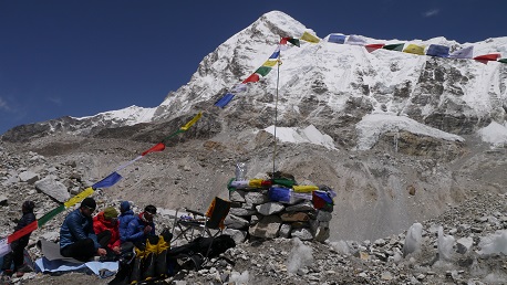 Puja am Everest Basislager