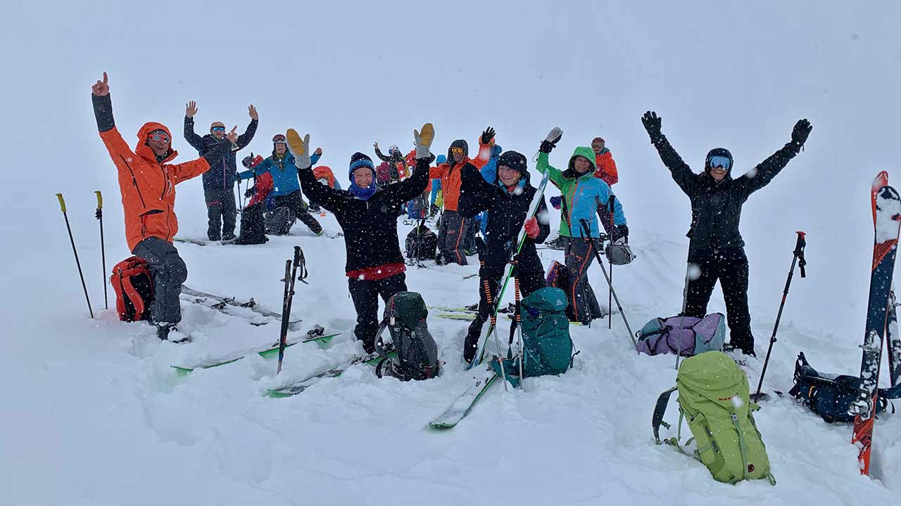 Am Gipfel des Middagstinden