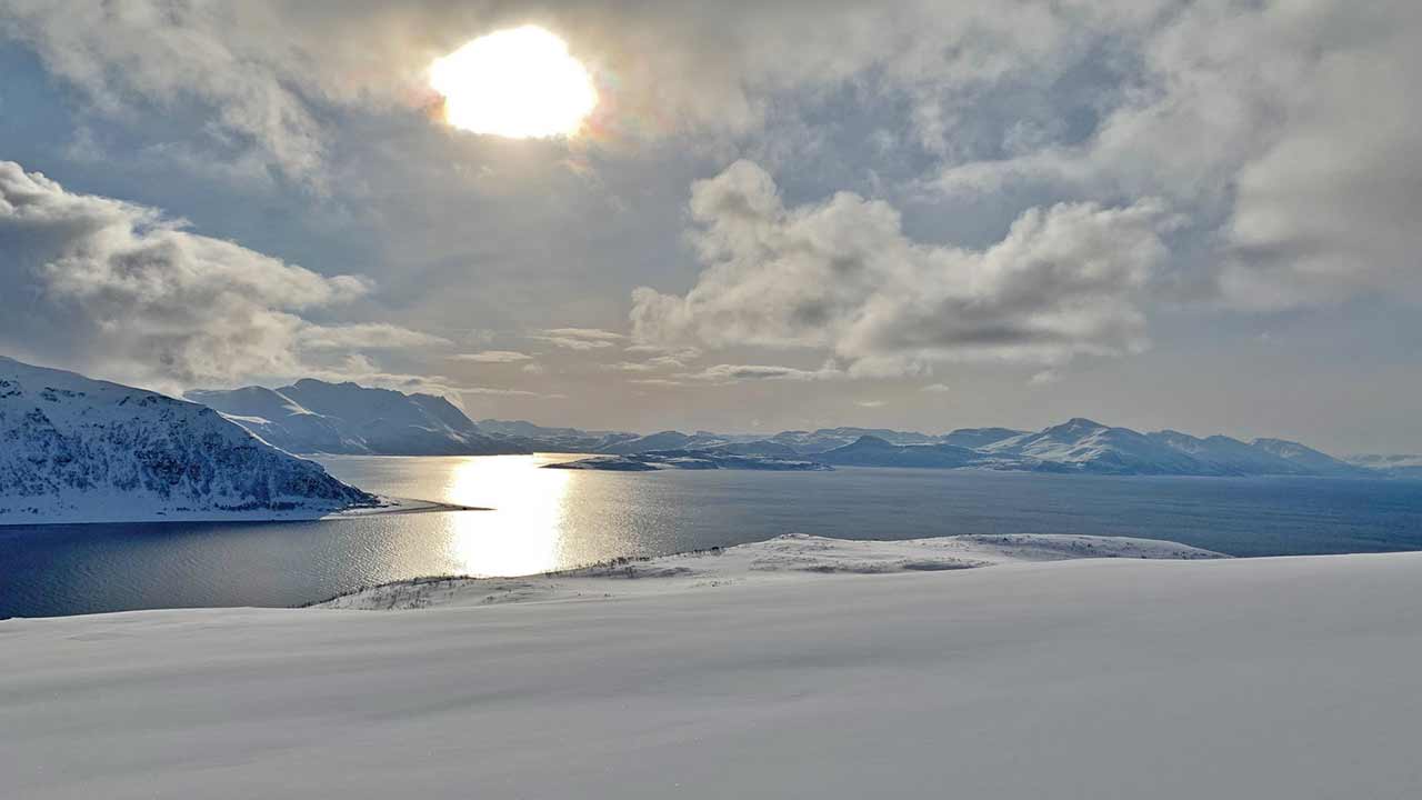 Aussicht vom Trolltinden auf den Fjord und Lyngen