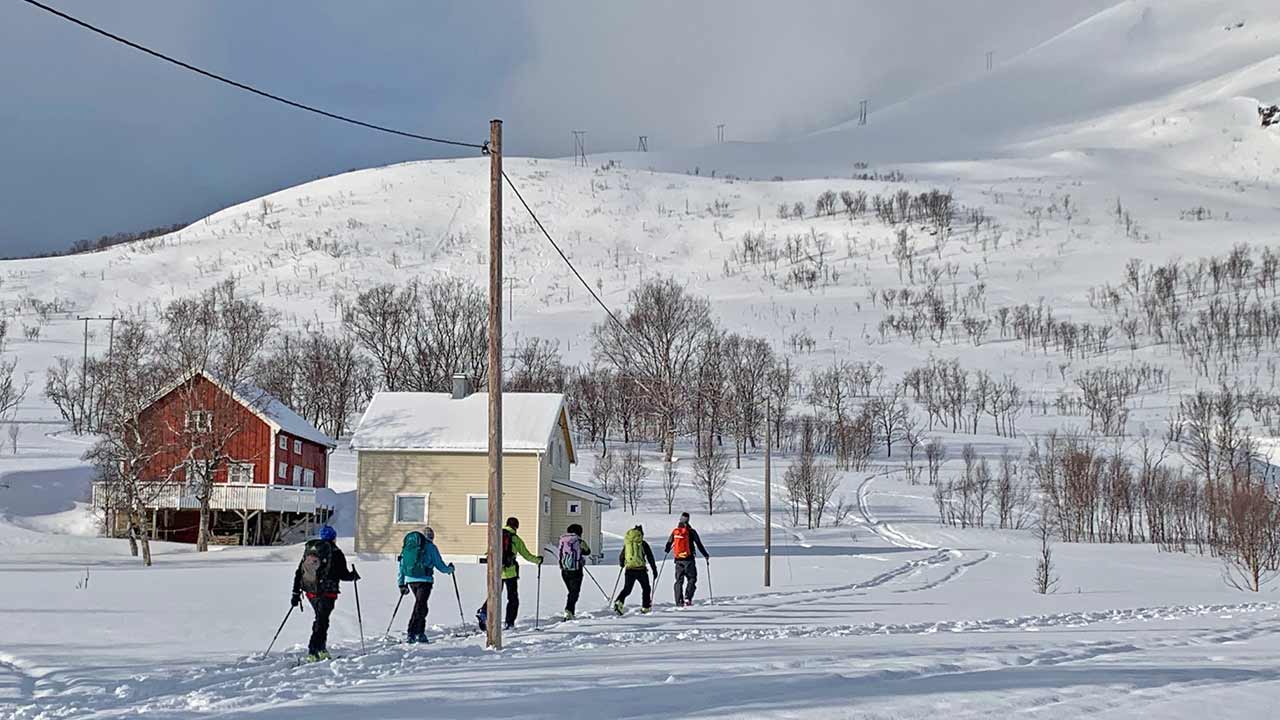 Start der Skitour im Hafen von Arnoya